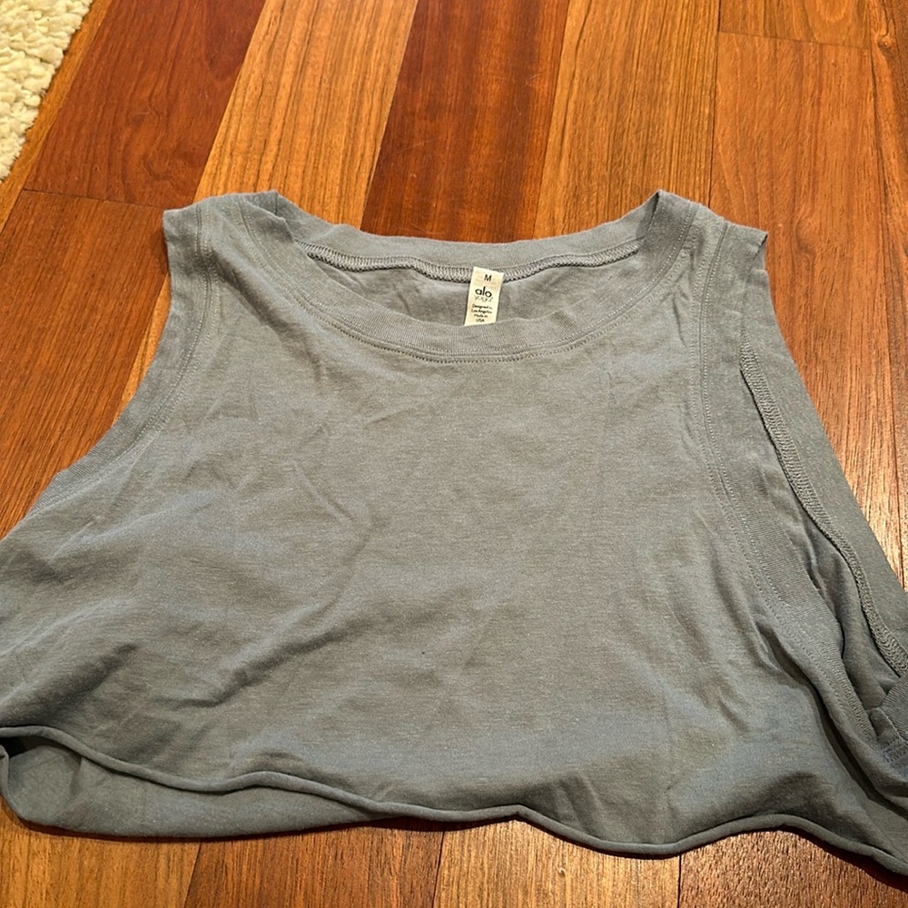 light blue alo yoga crop top size medium